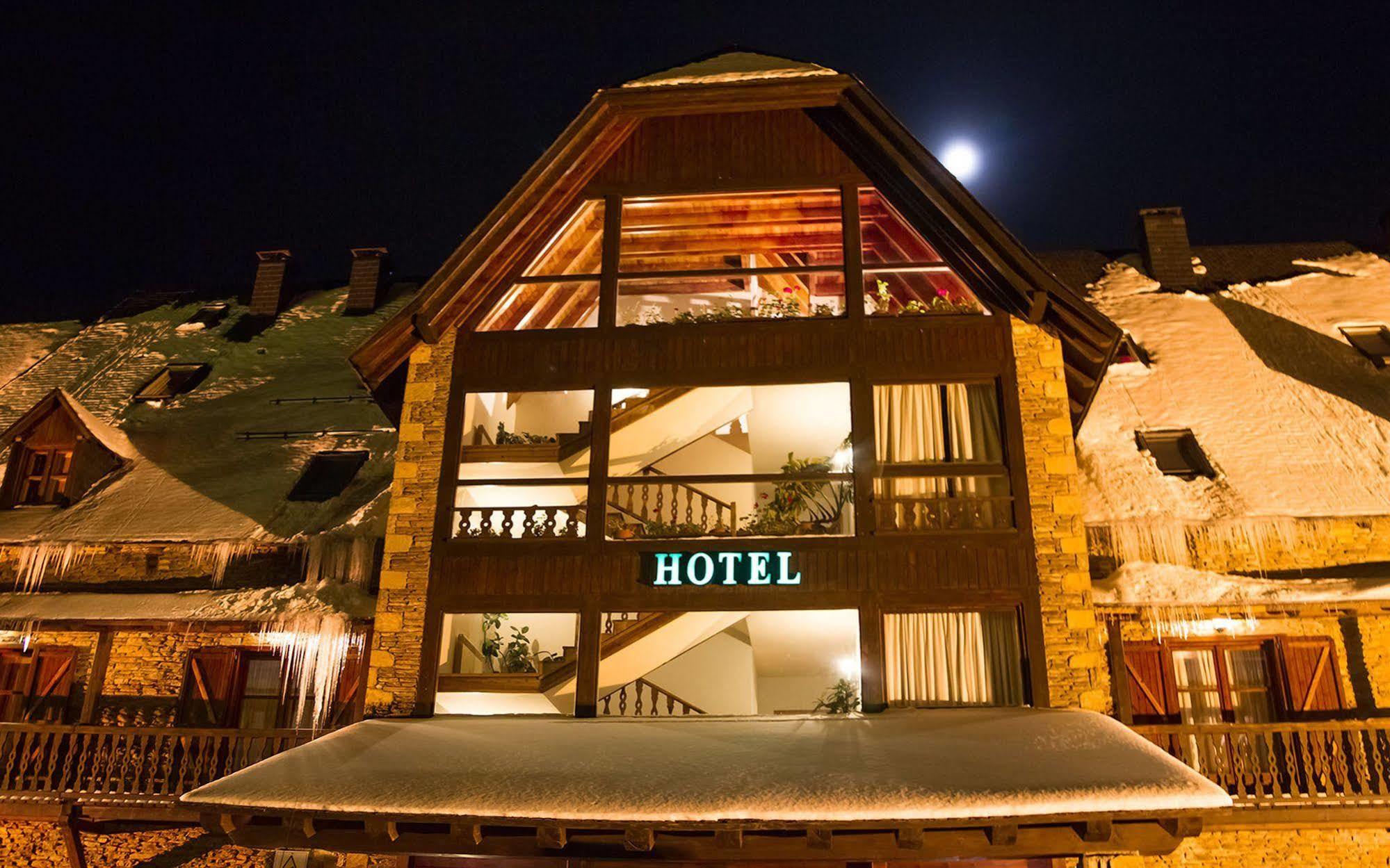 Hotel Chalet Bassibe Baqueira Beret Luaran gambar